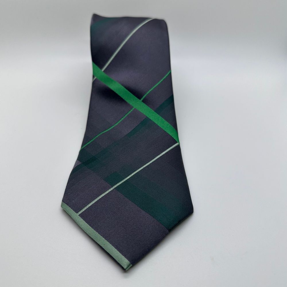 Arrow 100% Silk Gray‎ and Green Tie